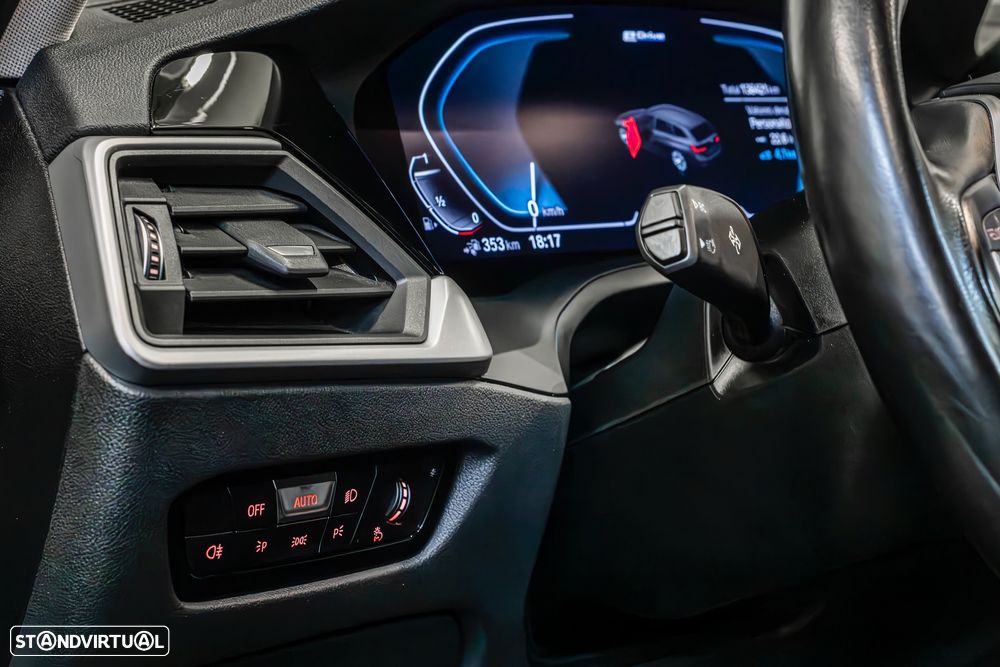 BMW 330 e Aut. Luxury Line - 17