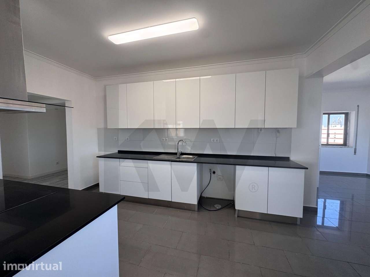 Apartamento T2+1 no centro da Cruz de Pau - Rua 25 de Abril - Grande imagem: 3/17