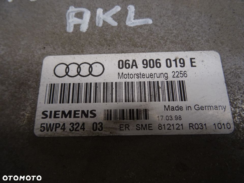AUDI A3 8L HB 3D 96-00 STEROWNIK KOMPUTER SILNIKA 06A906019E - 3