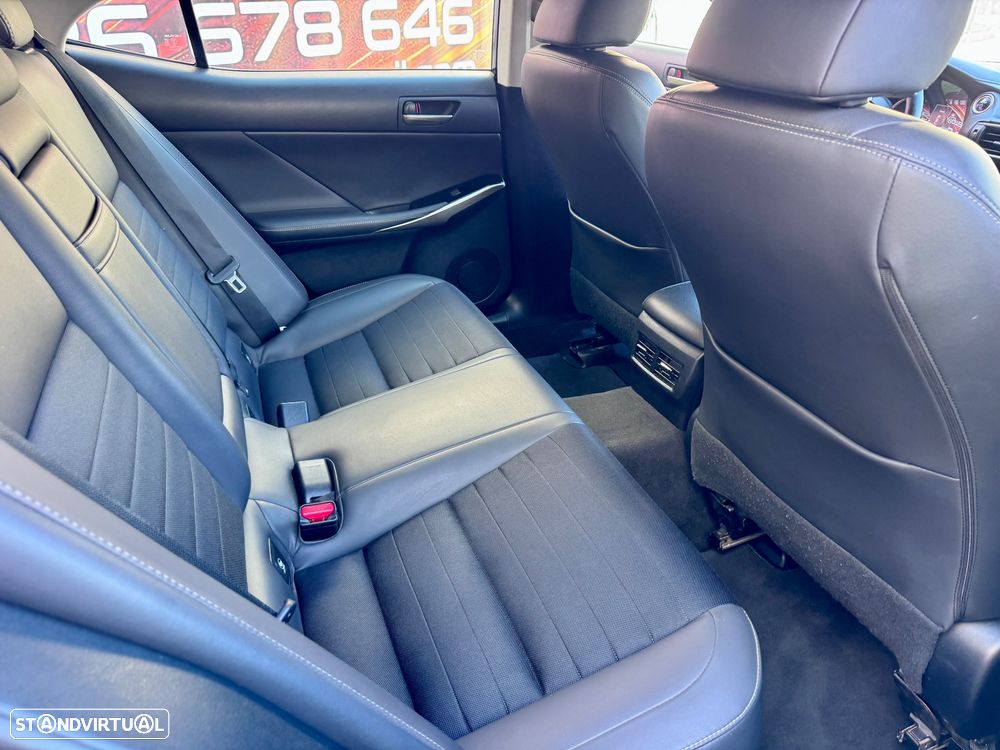Lexus IS 300H Executive+ - 23