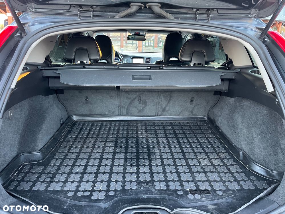 Volvo V60 D3 R-Design Summum - 11