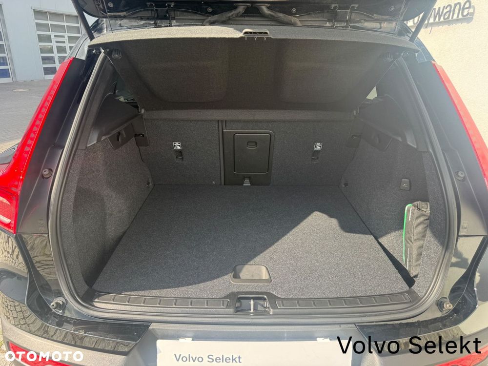 Volvo XC 40 - 35