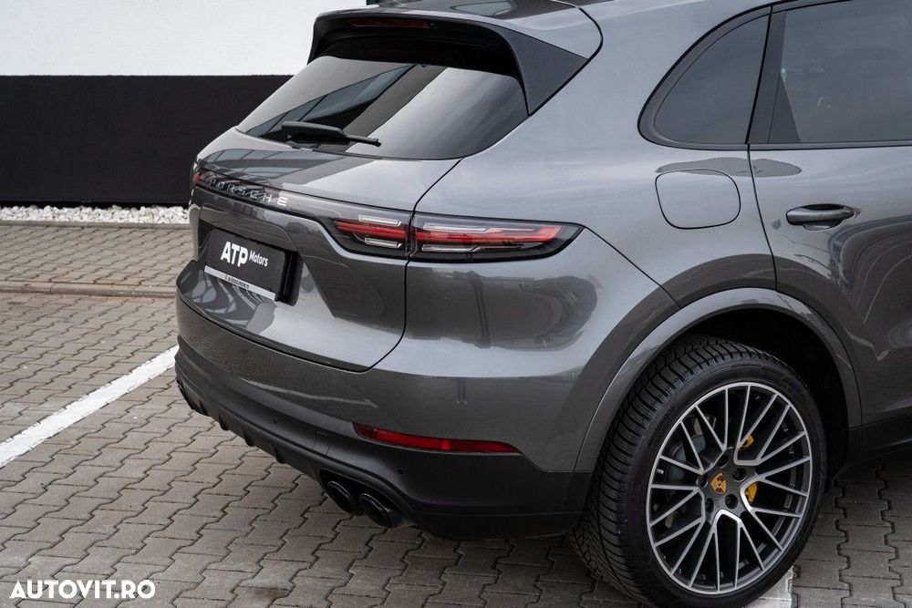 Porsche Cayenne - 10