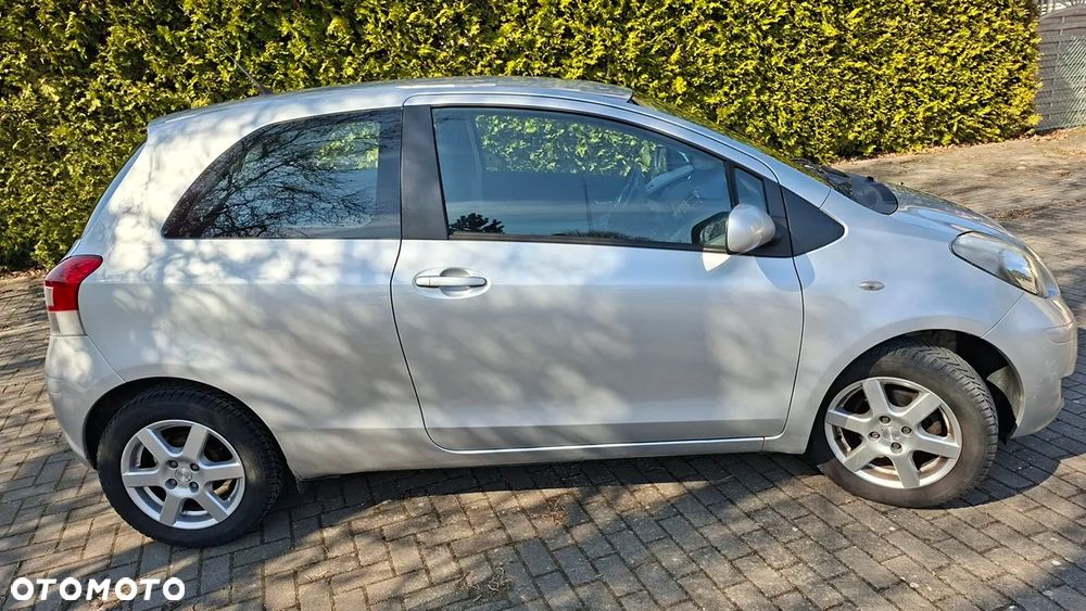 Toyota Yaris 1.0 Luna A/C - 4