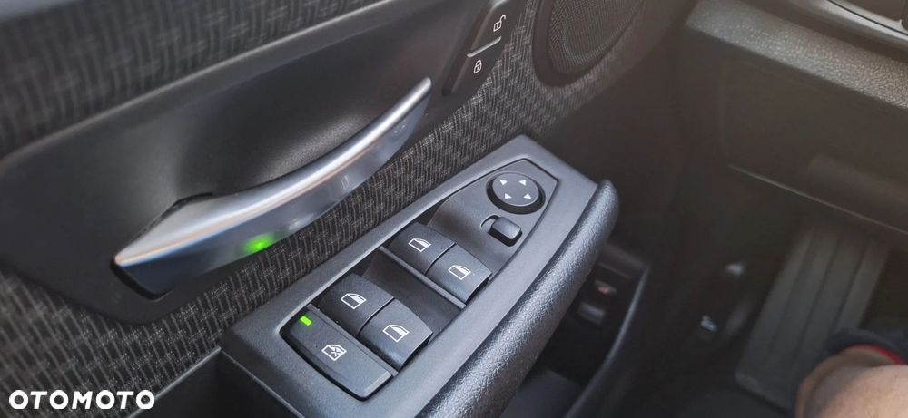 BMW Seria 2 218d - 25