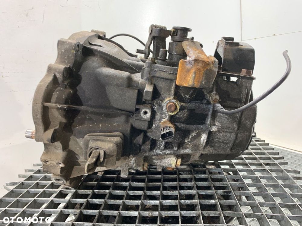 SKRZYNIA BIEGÓW  HYUNDAI i30 Kombi (FD) 2007 - 2012 1.6 CRDi 66 kW [90 KM] olej napędowy 2008 - - 2