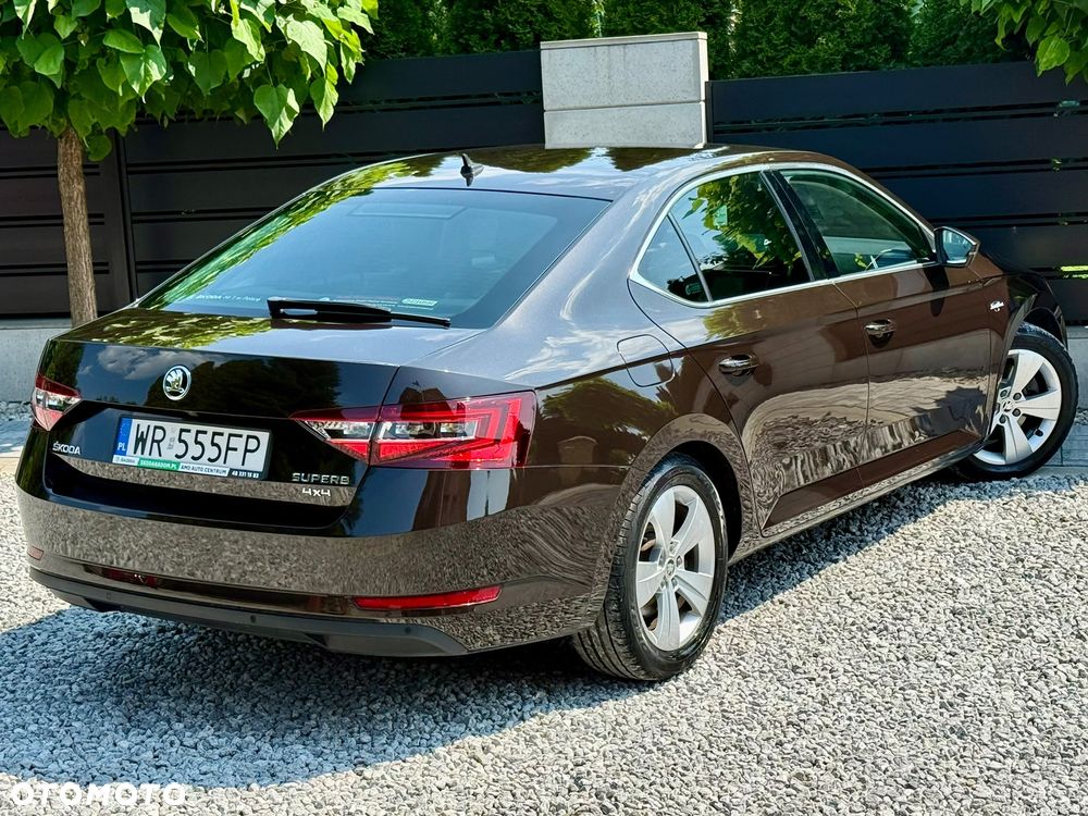 Skoda Superb 2.0 TDI 4x4 L&K DSG - 6