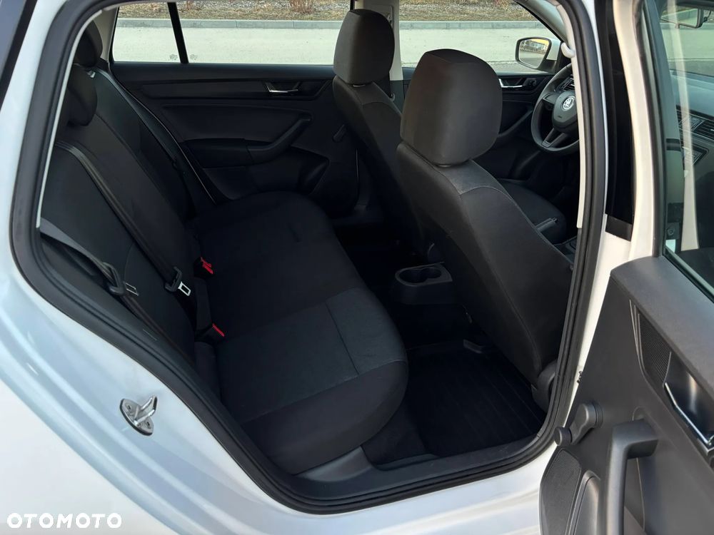 Skoda RAPID 1.0 TSI Active - 13