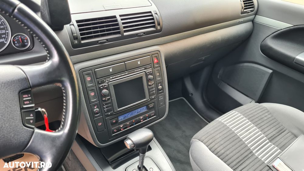 Volkswagen Sharan 1.9 TDI Automatik United - 9