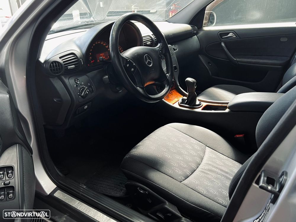 Mercedes-Benz C 220 CDi Classic - 12