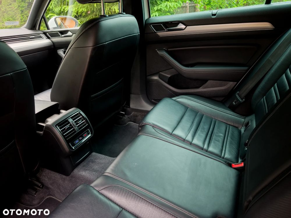 Volkswagen Passat - 20