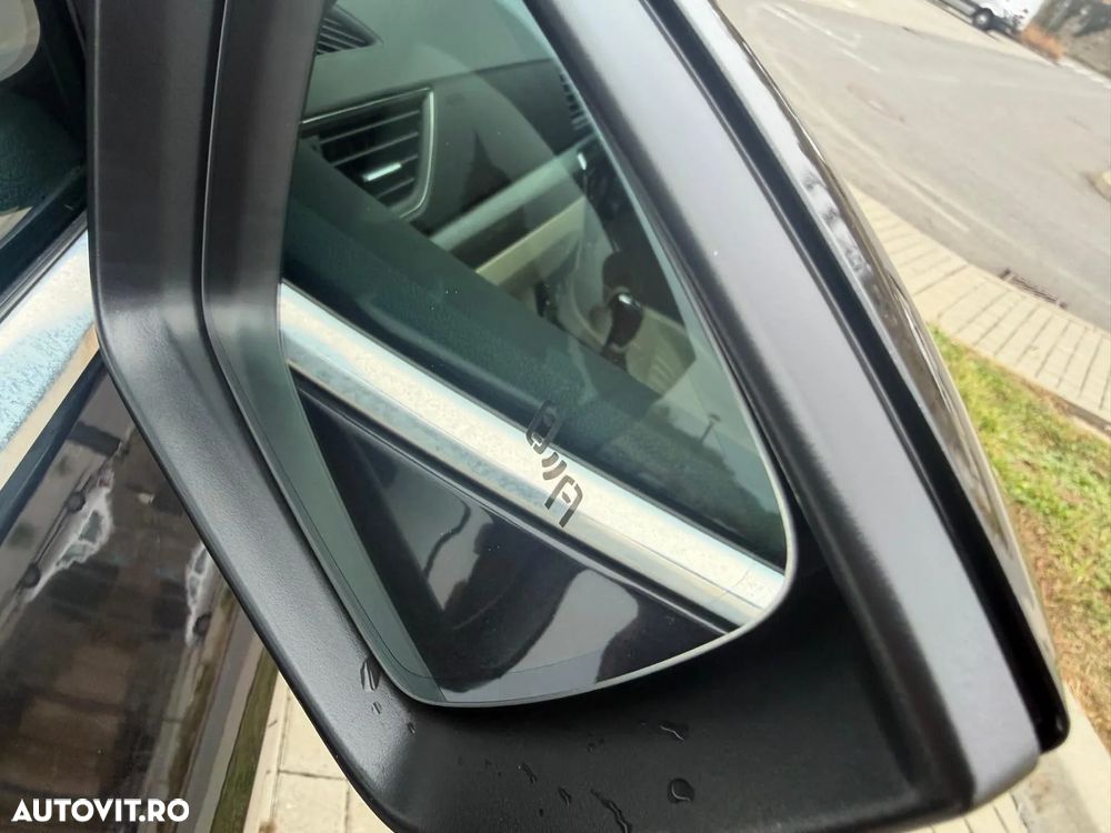 Skoda Superb 2.0 TDI DSG Premium Edition - 10