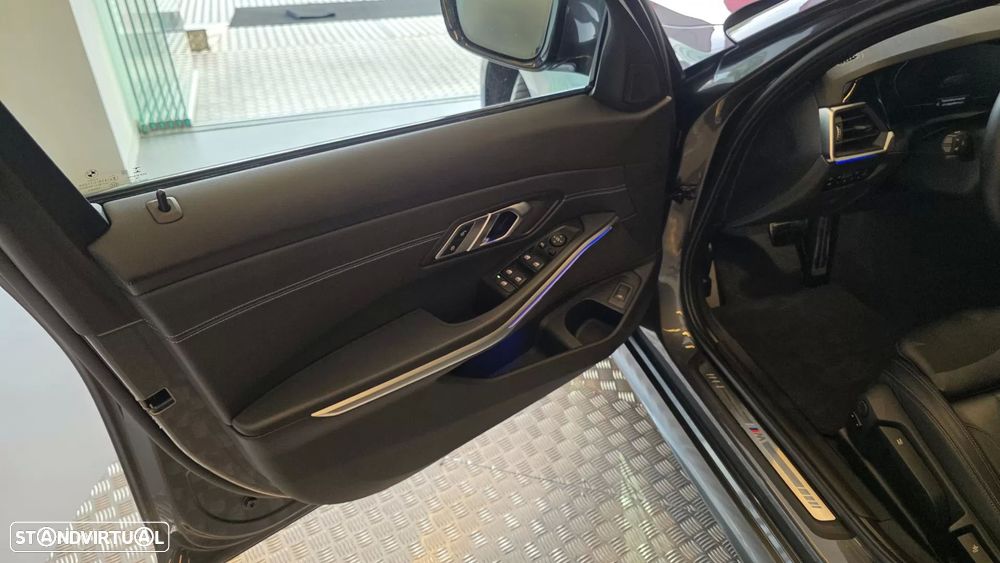 BMW 320 d Line Sport Shadow Auto - 36