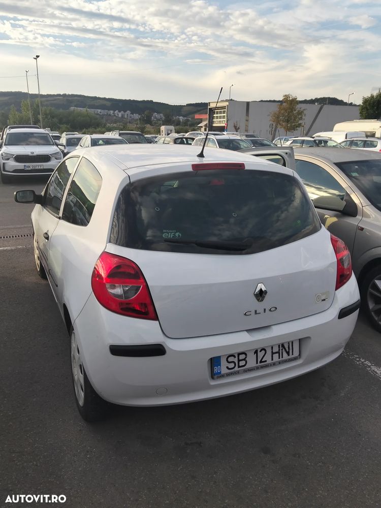 Renault Clio - 2