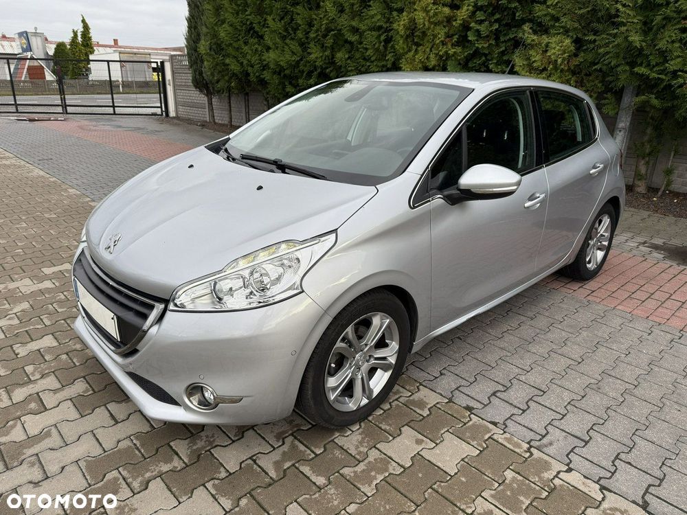Peugeot 208 - 3