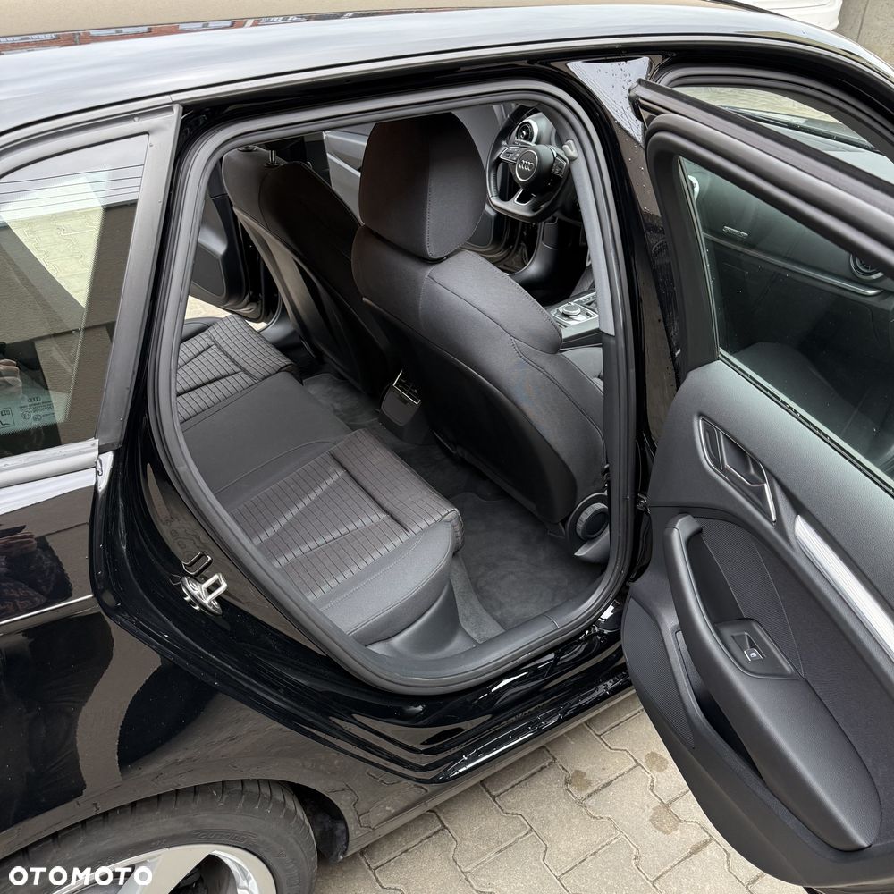 Audi A3 Sportback - 16