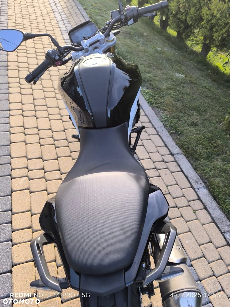 BMW G - 8