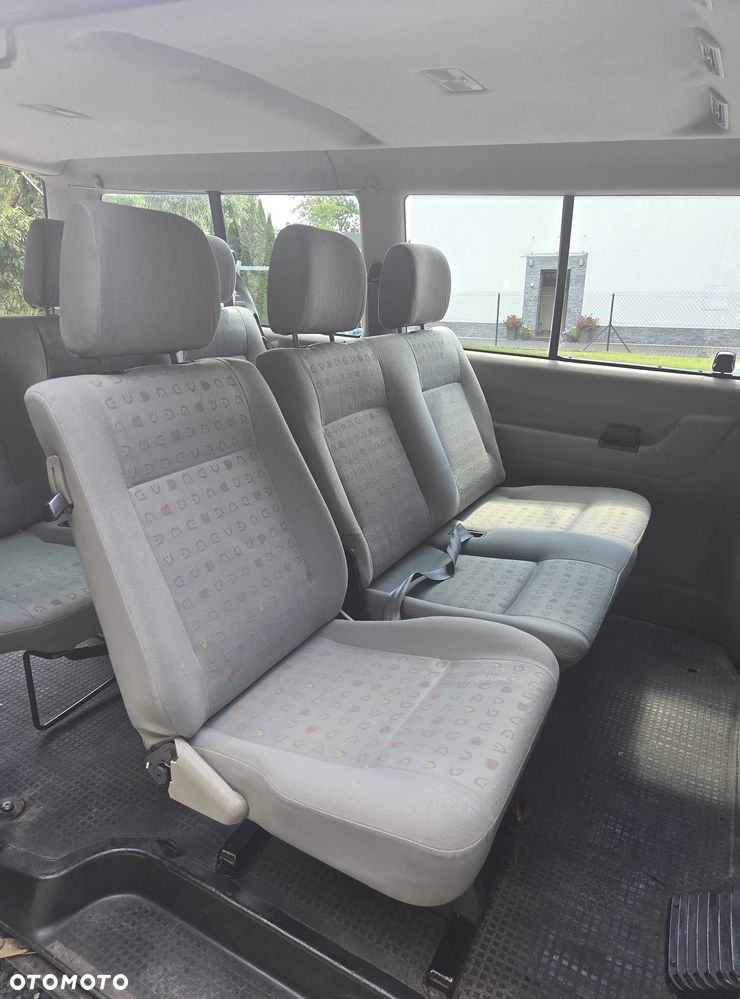Volkswagen Caravelle - 6