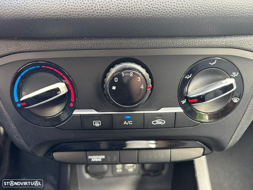 Hyundai i20 1.1 CRDi Access+Bluetooth+Comandos no Volante - 32
