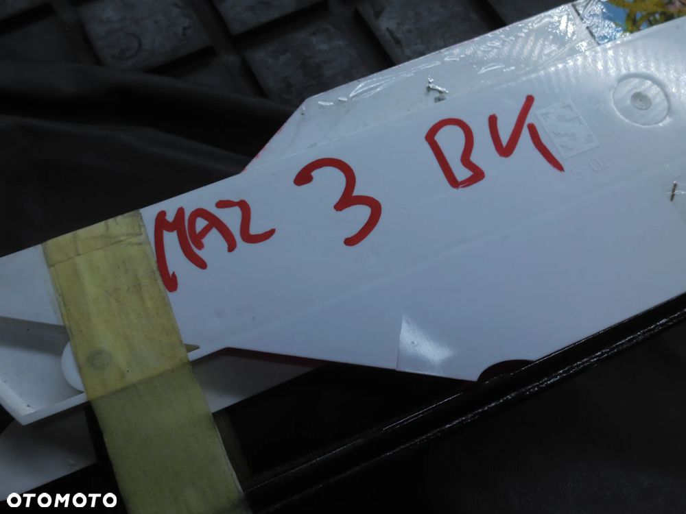 MAZDA 3 BK HB TRÓJKĄT OSTRZEGAWCZY - 3