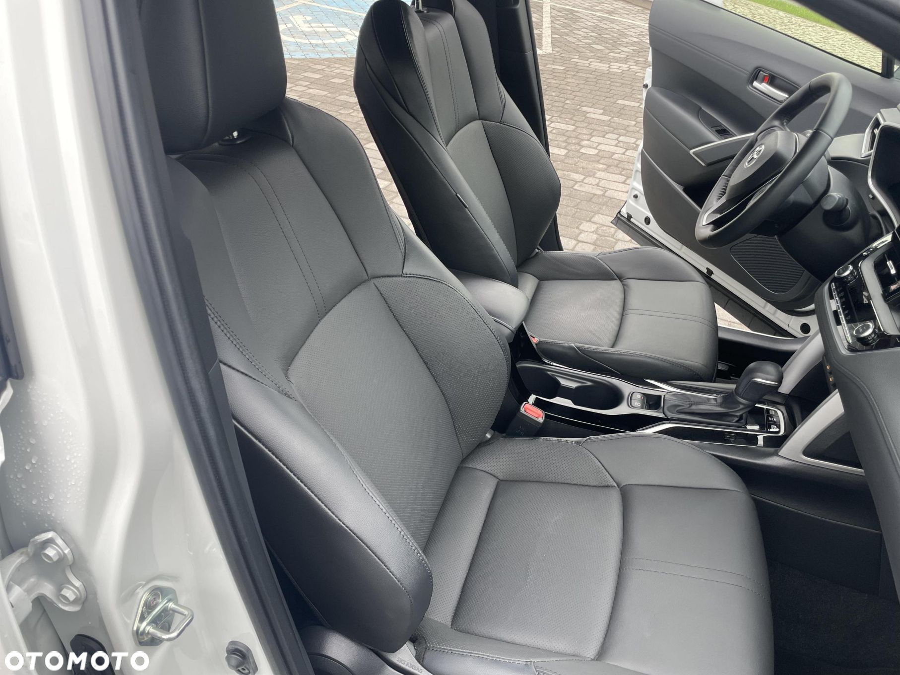 Toyota Corolla Cross - 14