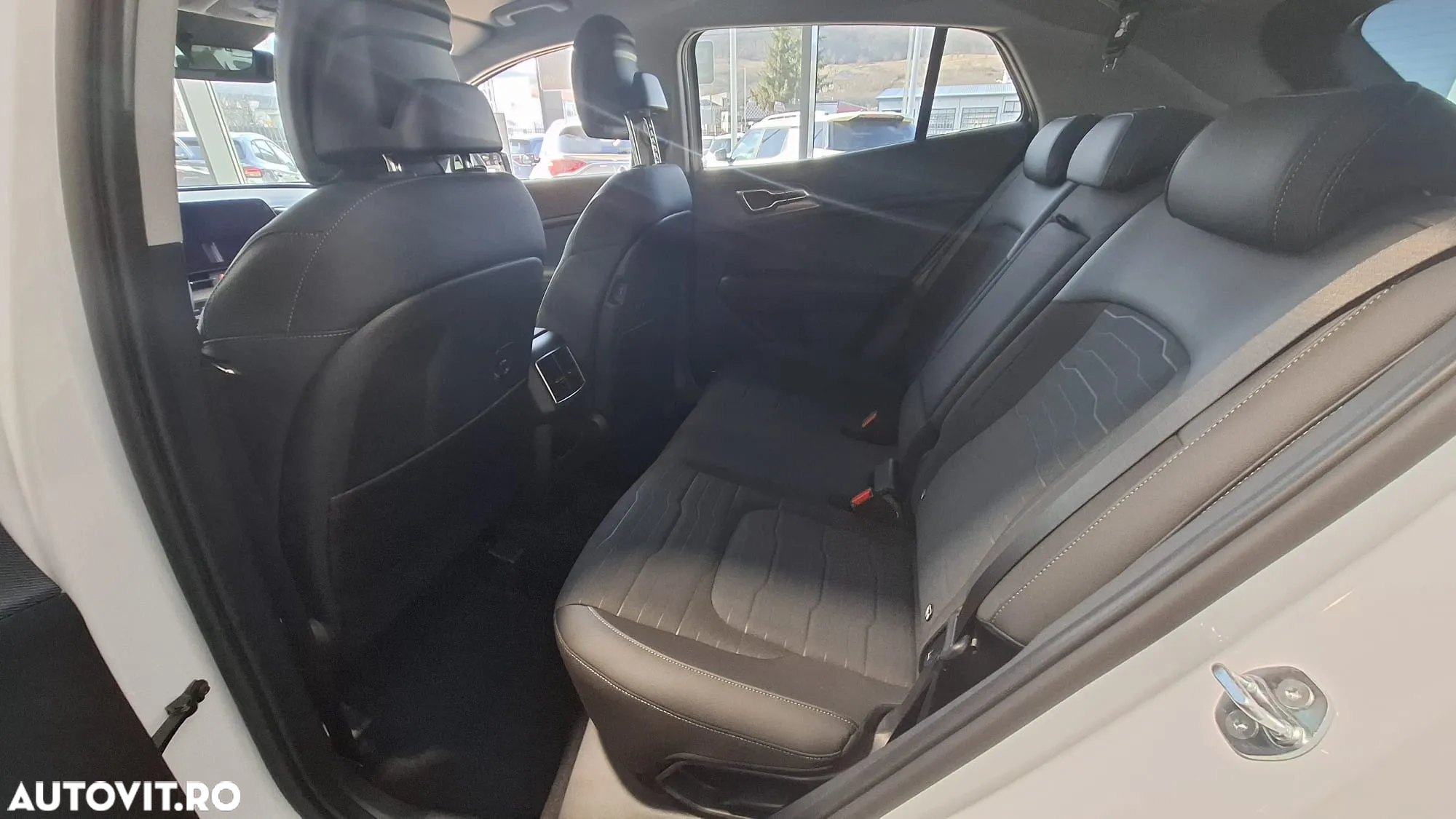 Kia Sportage 1.6 T-GDI 7DCT HP 4x2 MHEV Style - 10