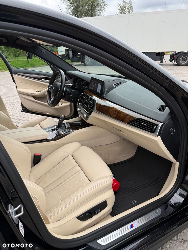 BMW Seria 5 530i xDrive M Sport sport - 18