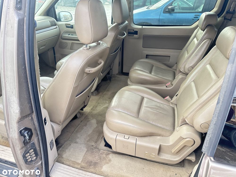 Ford Freestar - 10