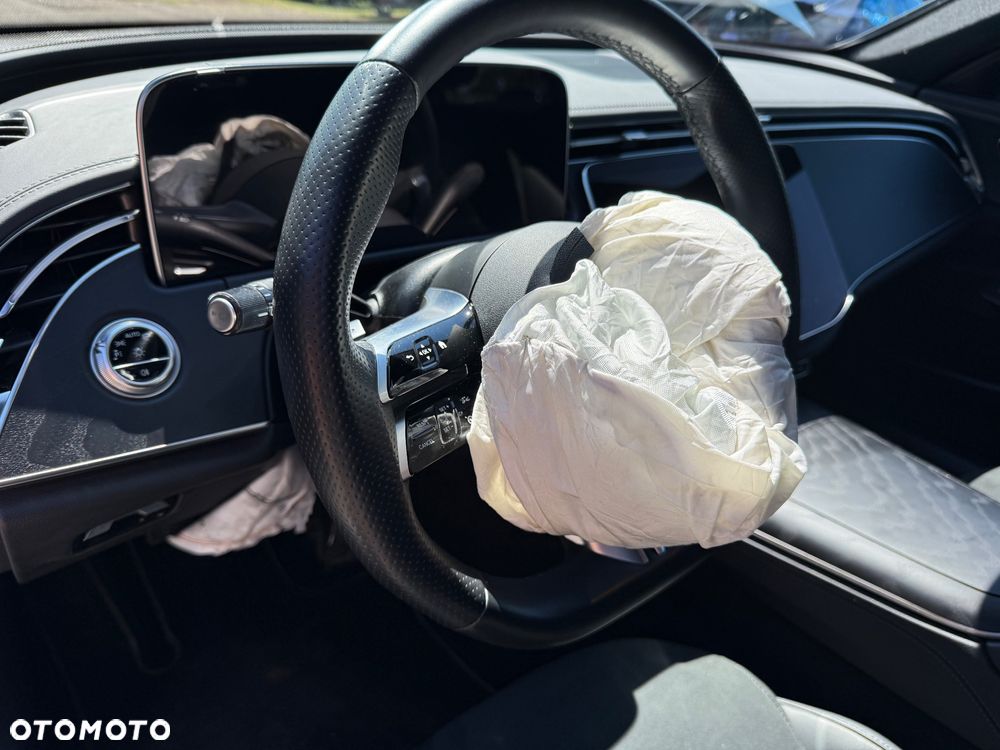 Mercedes-Benz Klasa E 200 mHEV 4-Matic AMG 9G-Tronic - 16
