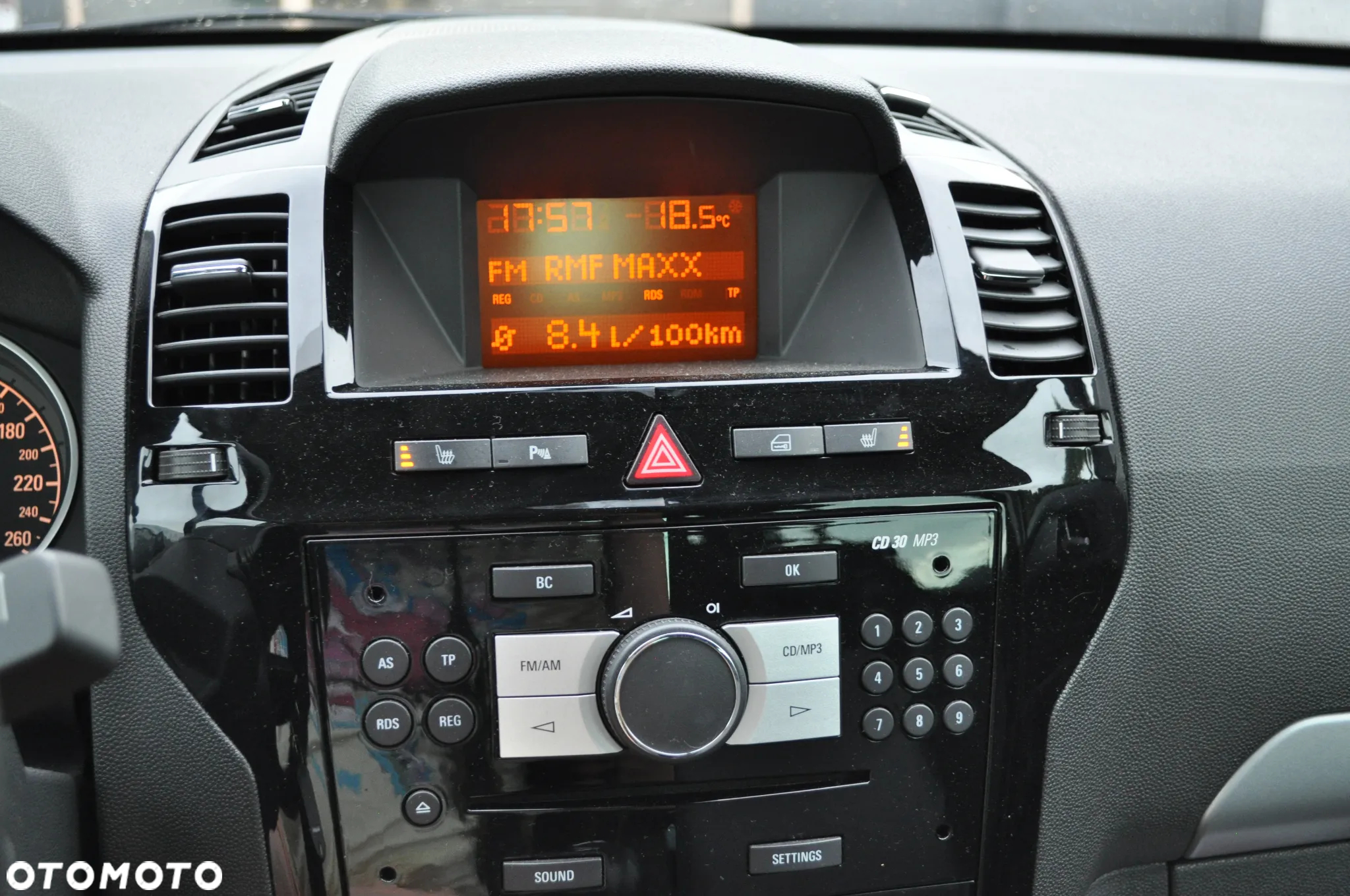 Opel Zafira 1.8 Cosmo - 24
