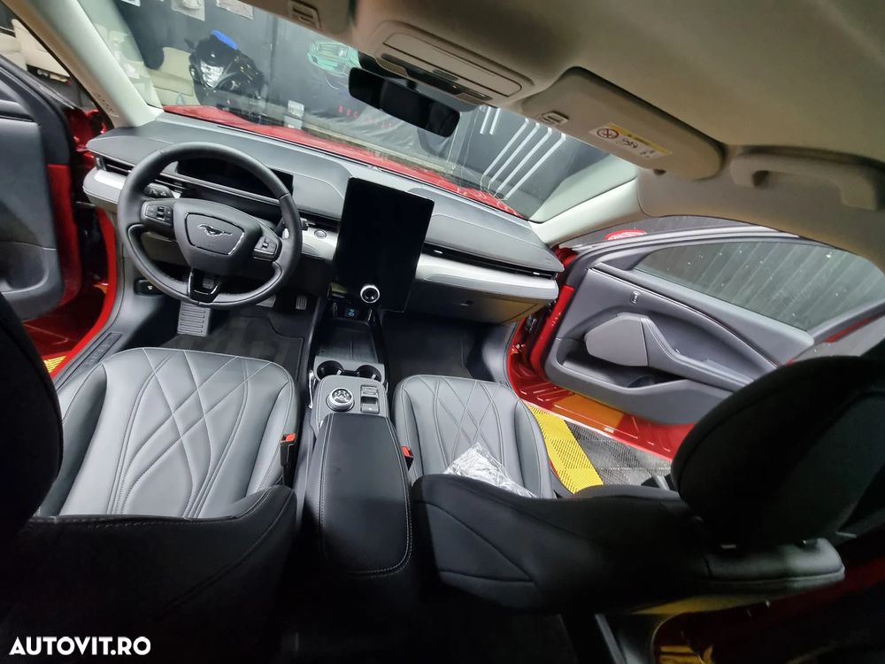 Ford Mustang Mach-E RWD Extended Range 216 kW Base - 6