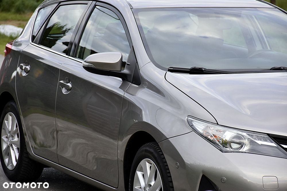 Toyota Auris 1.6 Executive - 10