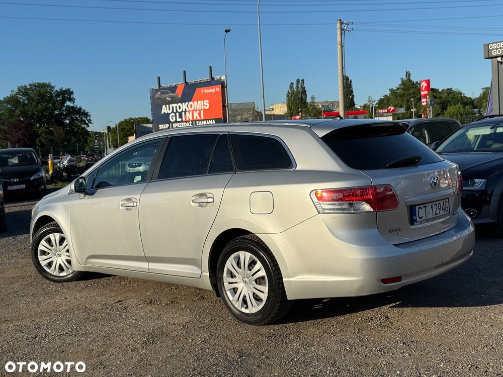 Toyota Avensis 1.8 Luna EU5 - 4