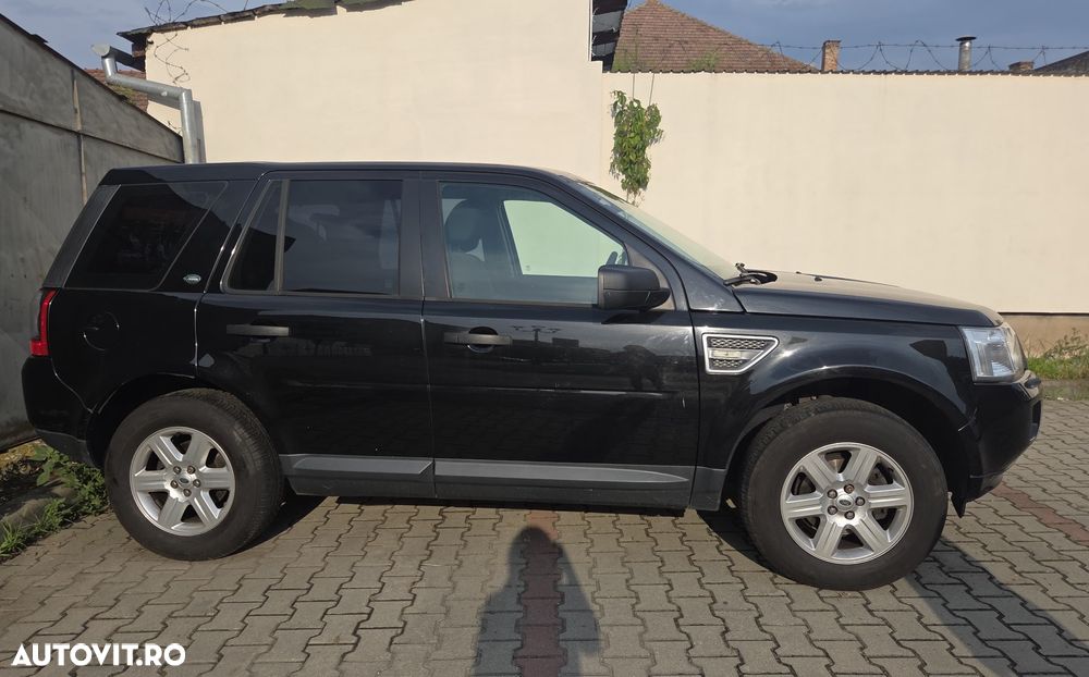 Land Rover Freelander 2012 photo 2