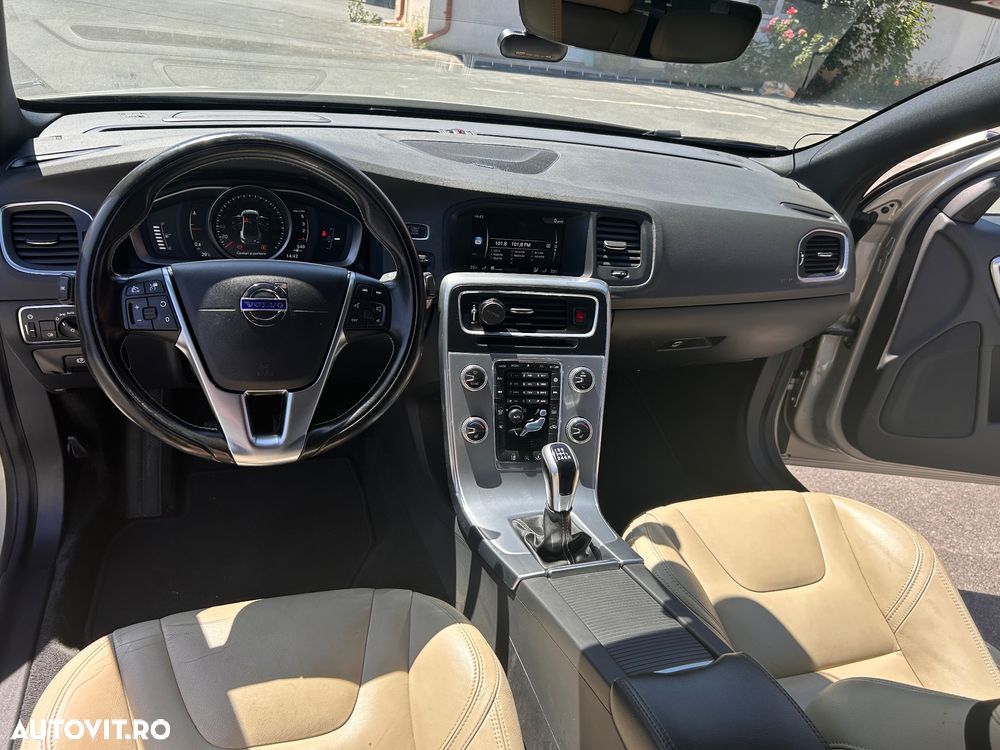 Volvo S60 D3 Momentum - 4