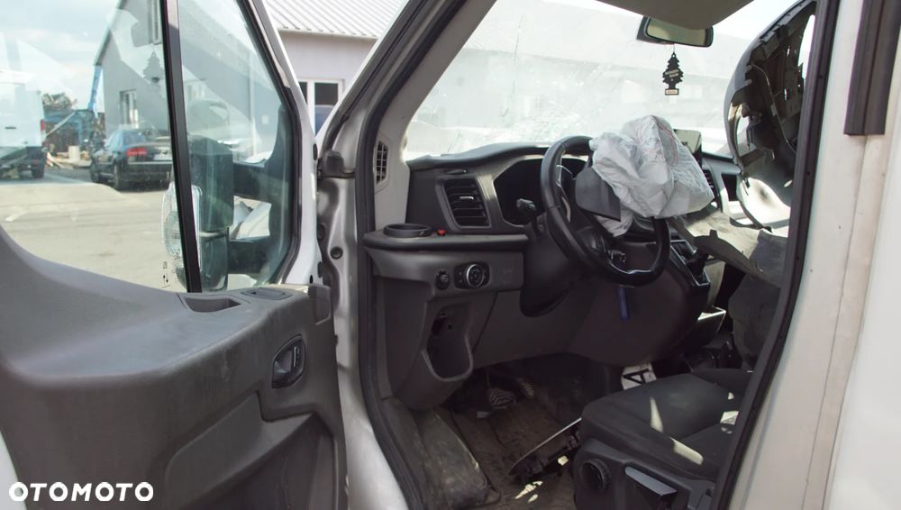 Auto na części - Ford Transit MK8 Lift 2.0 TDCI 131 KM BKFB KK2P-7000-EA 436 2019R Silnik Skrzynia Drzwi Lusterko Zderzak Błotnik Szyba Zabudowa Deska Kokpit Sterownik Moduł Czujnik Licznik Kierownica Panel - 9