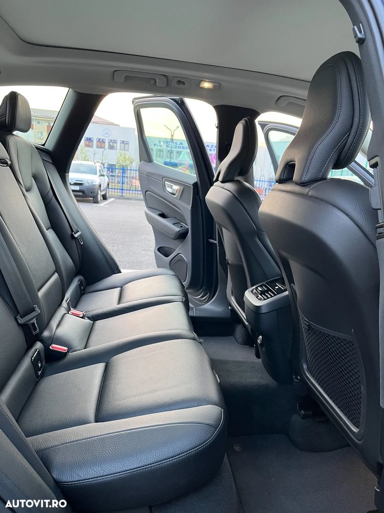 Volvo XC 60 B4 MHEV Inscription - 14