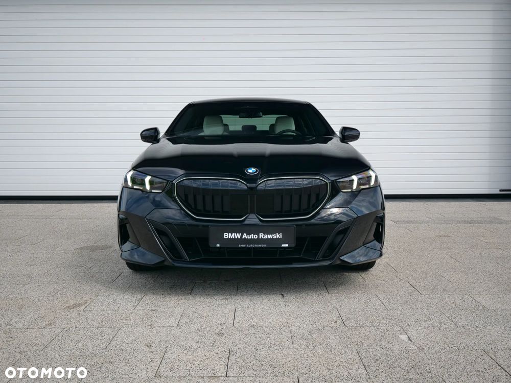 BMW Seria 5 520d xDrive mHEV M Sport - 4
