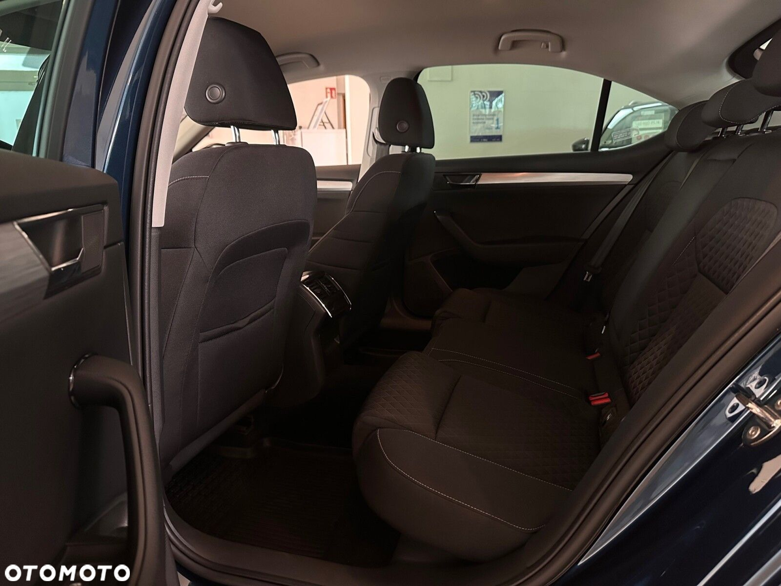 Skoda Superb 2.0 TDI SCR Ambition DSG - 32