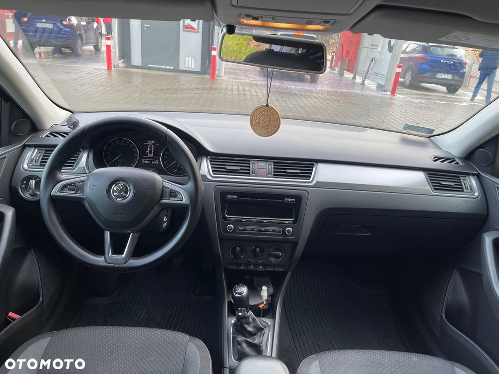 Skoda RAPID 1.6 TDI DPF Ambition Max - 11