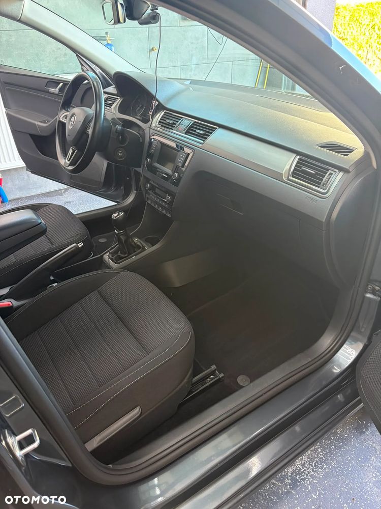 Skoda RAPID 1.2 TSI Active - 14