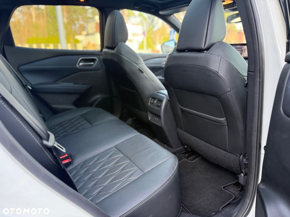 Nissan Qashqai 1.3 DIG-T MHEV 4x4 Tekna+ Xtronic - 20