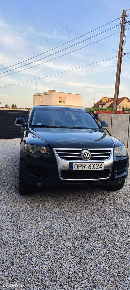 Volkswagen Touareg - 1