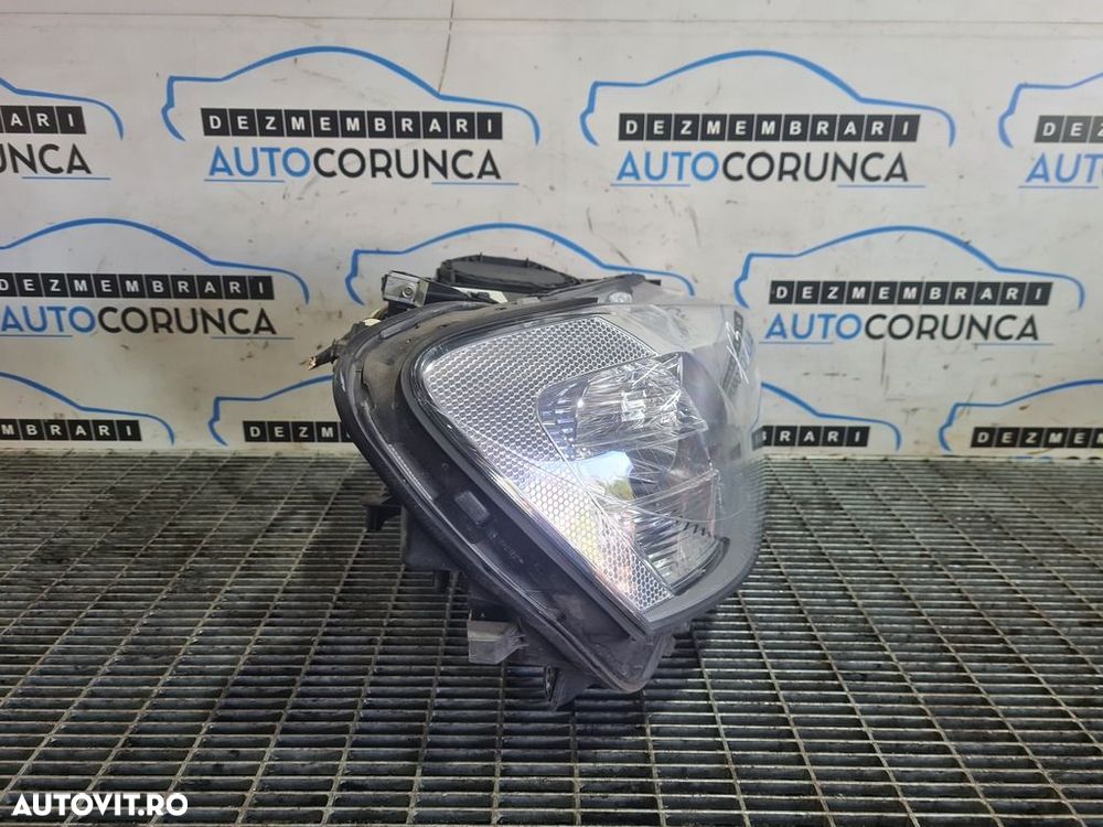 Far Dreapta BMW X3 F25 2010 - 2014 SUV 4 Usi (1044) Fara xenon - 3