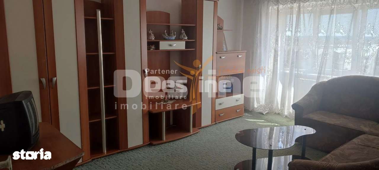 Apartament 3 camere, decomandat, etaj intermediar, zona Materna — fotografia 1