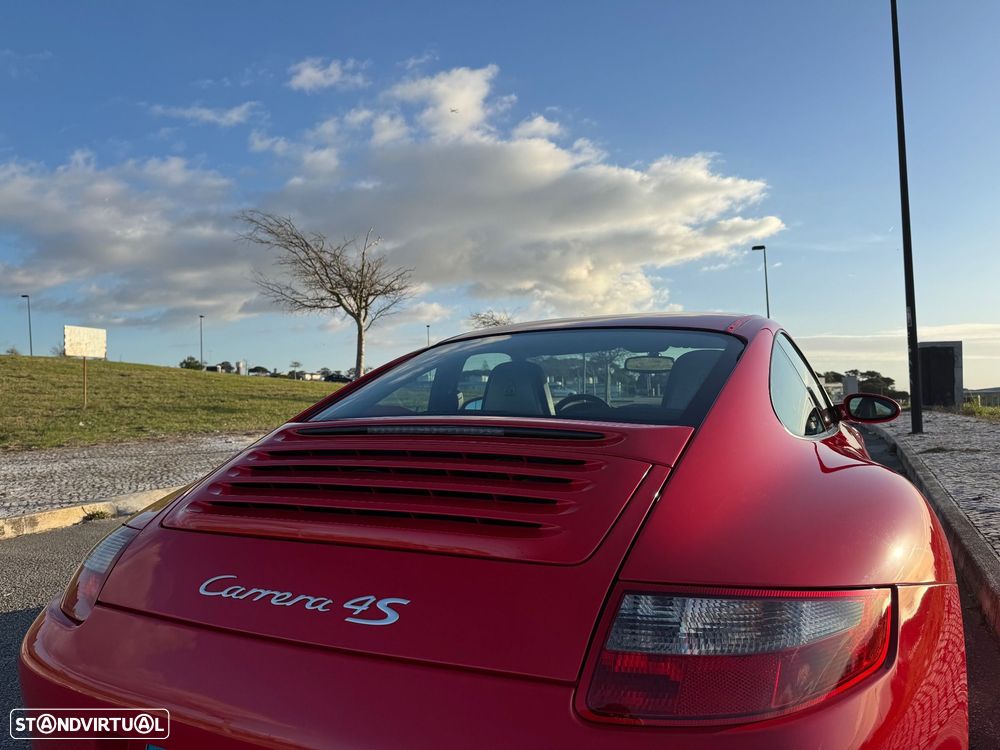Porsche 911 (997) Carrera 4 S - 12