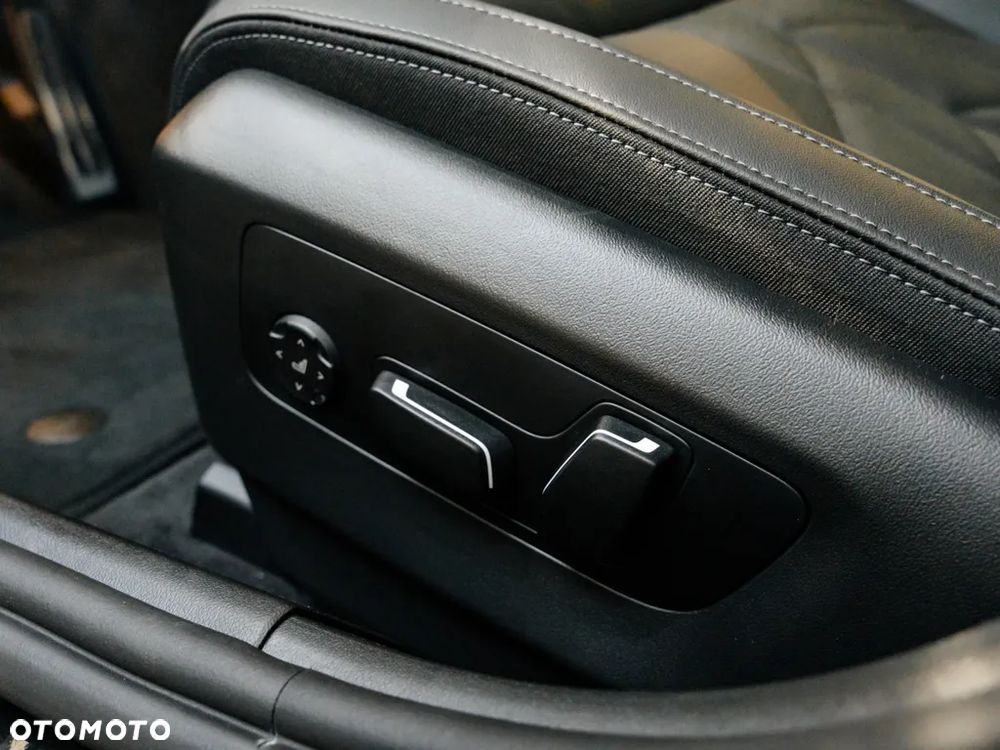 BMW Seria 5 530e PHEV - 11