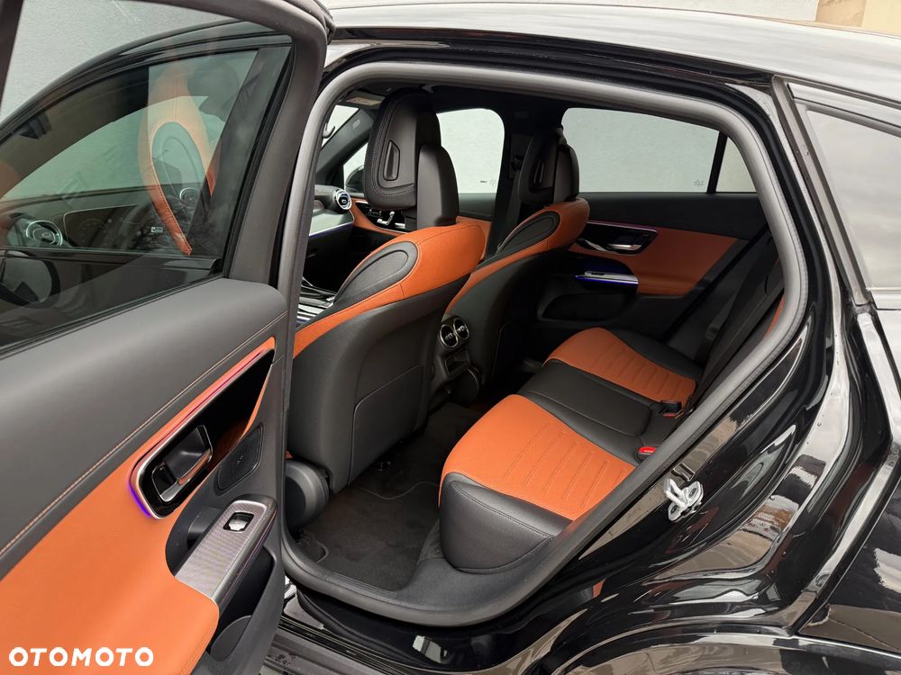 Mercedes-Benz GLC ver-coupe-300-d-mhev-4--matic-amg-line - 11