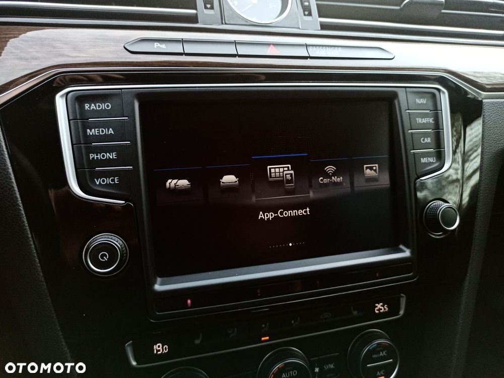 Volkswagen Passat 2.0 TDI BMT Highline DSG7 - 23