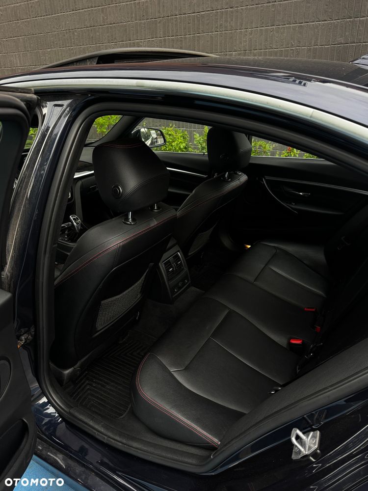 BMW Seria 3 330i xDrive Sport Line - 10